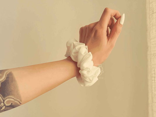 Pearl Mini Scrunchie