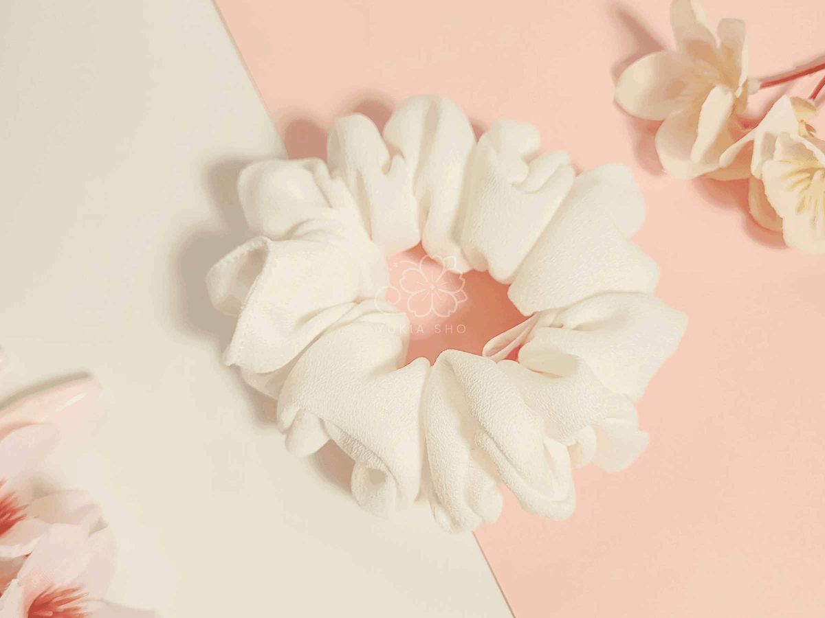 Pearl Mini Scrunchie